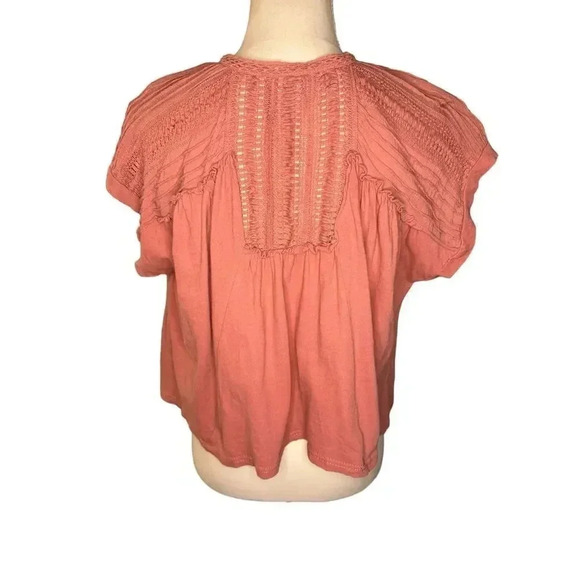 ALYA‎ Women’s Small Oversized Pink Ruffled Button Front Boho Cropped Top - Picture 3 of 6